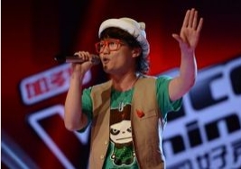 中國(guó)好聲音人選選手丁克森、崔蘭花出席東莞房地產(chǎn)活動(dòng)