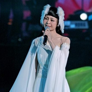 高勝美出席澳門車展晚宴活動(dòng)